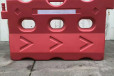 高速路常用红色水马隔离高栏注水塑料板高栏水马