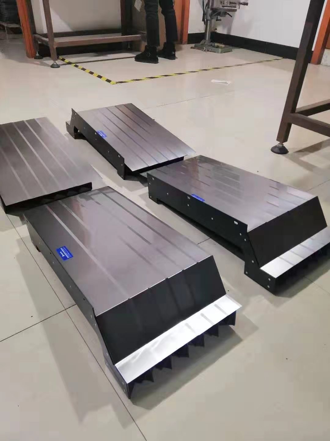 機(jī)床風(fēng)琴防護(hù)罩廠家三防布風(fēng)琴防護(hù)罩定制