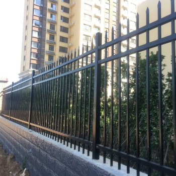 鹤壁定制喷涂锌钢围栏铁艺栅栏镀锌烤漆护栏锌钢围墙护栏