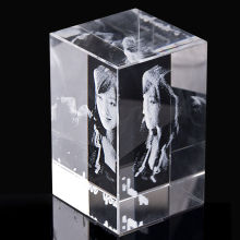 西安水晶奖杯水晶内雕厂家精美水晶内雕水晶里面刻画