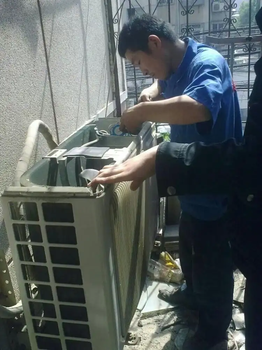 西安浐灞空調(diào)維修清洗加氟-西安空調(diào)維修電話
