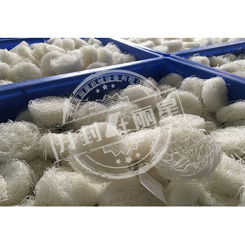 麗星桶裝方便粉絲加工設備，多功能生產(chǎn)，提供廠房規(guī)劃方案