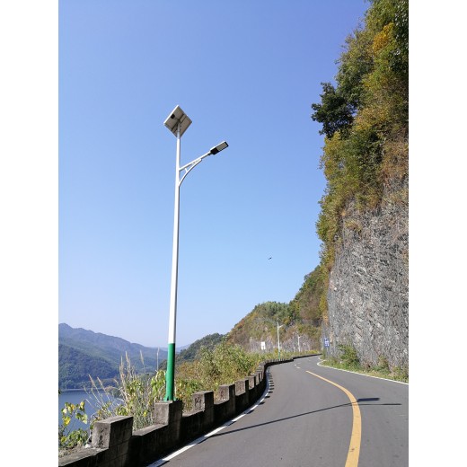 荆州6米太阳能路灯，太阳能路灯发货热线电话