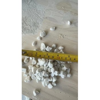 忻州定襄縣庭院白石子鋪路白色水磨石子洗米石白卵石金剛砂生產(chǎn)廠家