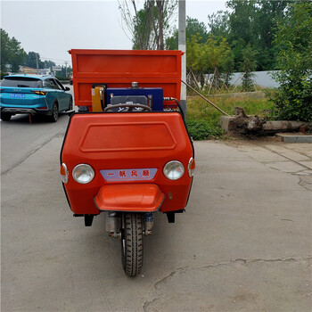 柴油三輪撒糞車(chē)牛糞豬糞拋撒機肥料撒肥機