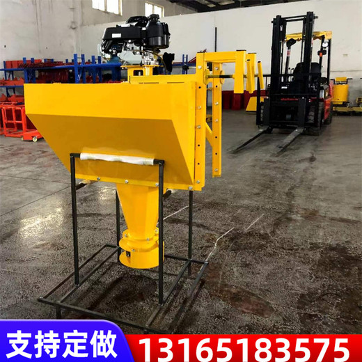 道路除雪撒布機(jī)車(chē)掛式融雪劑撒布機(jī)除冰撒鹽汽油小型融雪撒布機(jī)