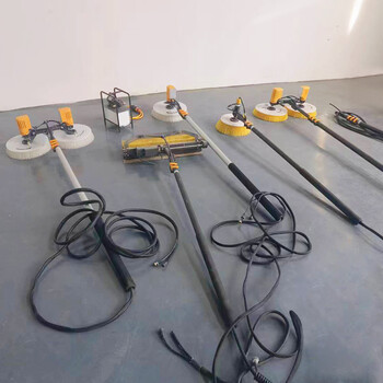 遙控式光伏發(fā)電板清洗機光伏板智能清洗設備屋頂光伏清洗機器