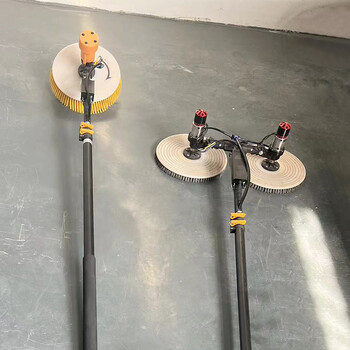 遙控式光伏發(fā)電板清洗機光伏板智能清洗設備屋頂光伏清洗機器