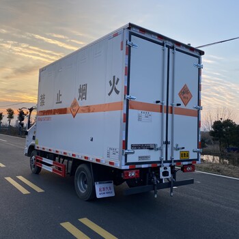江鈴順達(dá)鹽酸硫酸廂式運(yùn)輸車價(jià)格實(shí)惠