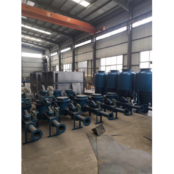 水泥料封泵-石灰石粉输送泵生产现场