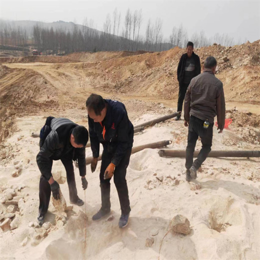 内蒙古赤峰气体爆破采矿工作