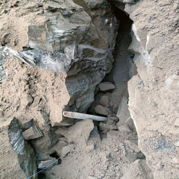 陜西延安二氧化碳?xì)怏w爆破清除山體