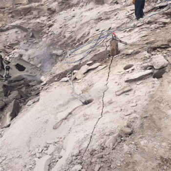 西藏林芝岩石破碎器柴动劈裂棒产品批发