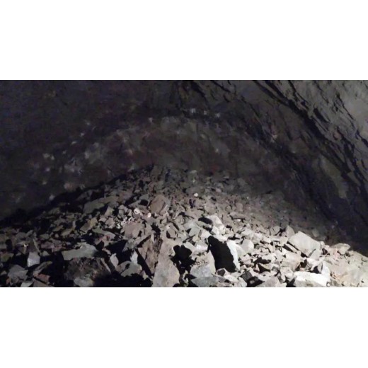 新疆二氧化碳爆破欲裂煤矿顶板欲裂