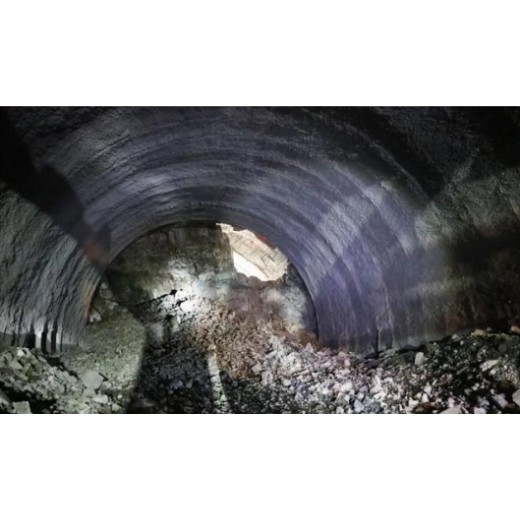 河南济源隧道扩宽施工一次性气体压裂管原理介绍