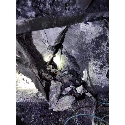 廣東揭陽(yáng)氣體致裂煤礦放頂板巖石破碎