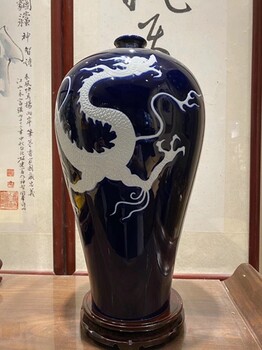 故宮修復(fù)大師陽士琦大師之作《龍騰盛世》霽藍(lán)釉白龍紋梅瓶