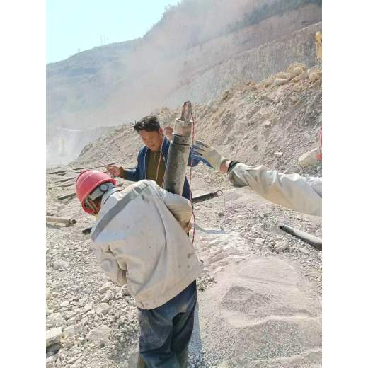 内蒙古鄂尔多斯露天矿山使用气体爆破设备价格咨询