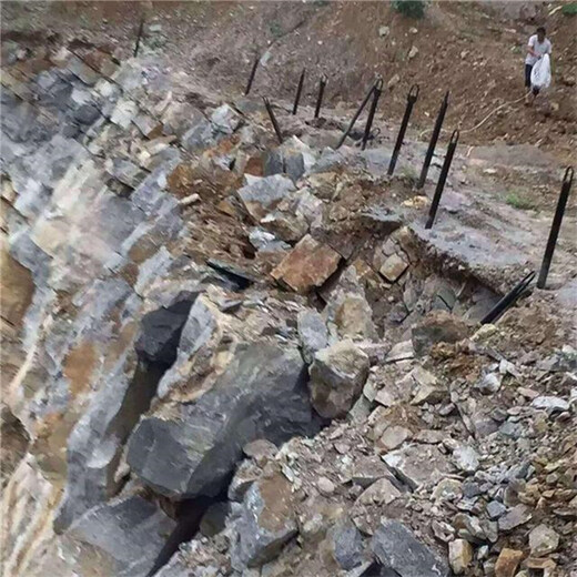 云南迪慶礦山開采設(shè)備氣體爆破效果視頻