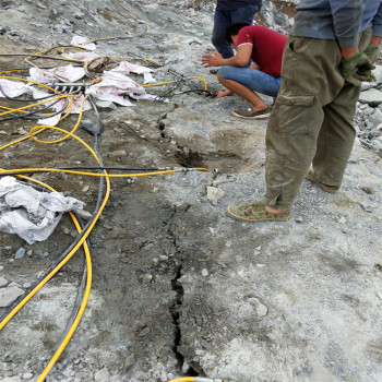 海南岩石破碎设备分裂机技术指导