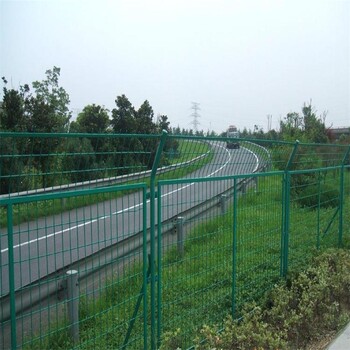 艾瑞1.8*3米公路使用護(hù)欄高速公路圍欄
