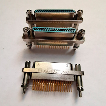 直式插头J30J-9TJN-J锦宏牌印制板用矩形连接器