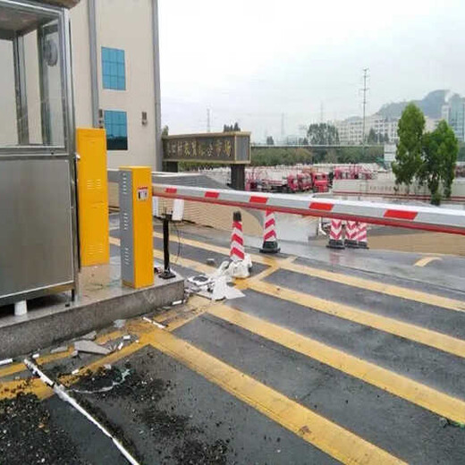 塘沽區(qū)一進(jìn)一出道閘安裝(車牌識(shí)別)訂購擋車器提供