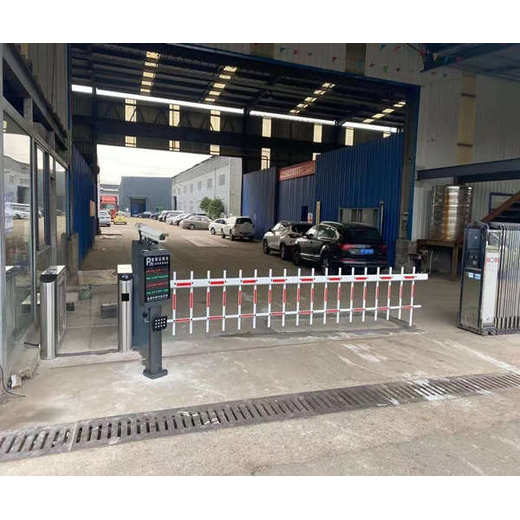 大港區(qū)一進(jìn)一出道閘（電動擋車器）安裝/提供價位