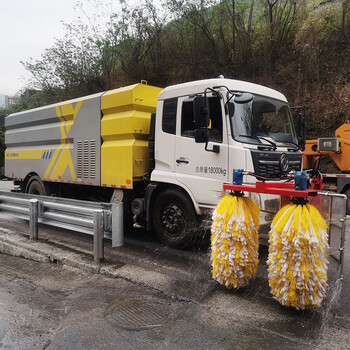 护栏清洗机城市道路中央围栏清洗设备高速公路隔离栏清洗车