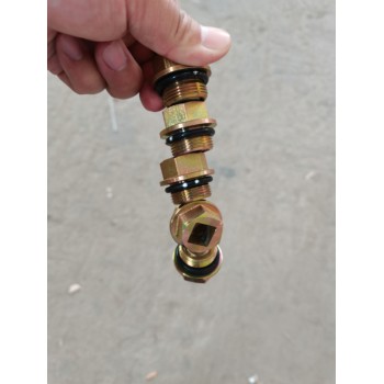 推土機D85EX-15驅動(dòng)齒螺栓155-27-12181原廠(chǎng)產(chǎn)品