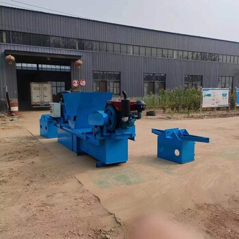 牽引邊溝襯砌機(jī)水渠成型機(jī)U型水渠襯砌機(jī)