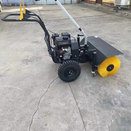 掃雪機(jī)自走式三合一鏟雪機(jī)鏟車裝載機(jī)加裝掃雪滾刷機(jī)