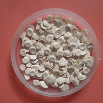 環(huán)保型易溶pe無(wú)鹵阻燃劑白色柱狀顆粒使用于塑料產(chǎn)品