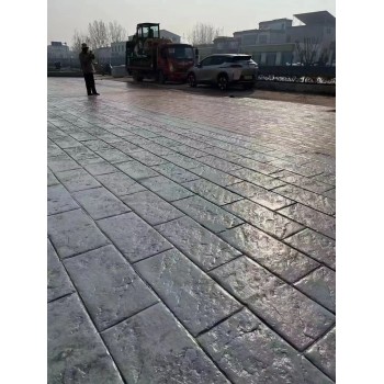 西宁压模地坪施工本地厂家承接人行道压花地坪工程施工