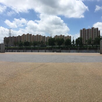 江西九江公園礫石聚合物地面施工歡樂谷礫石聚合物地坪施工