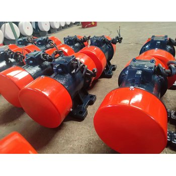 50HZ振幅2MM宏達工業(yè)振動(dòng)電機振動(dòng)器防爆電機支持定制