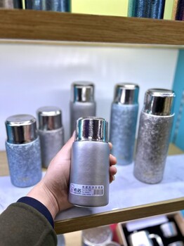 迷你型保溫杯，西安施密特女士純鈦真空杯銷售
