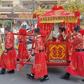 泰州花轿出租132/7080/3811，泰州中式花轿，唢呐锣鼓队媒婆舞狮