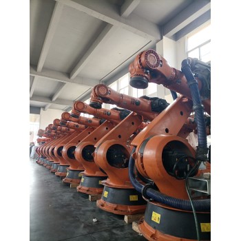 长沙鹏聚提供四大家族工业机器人全自动化设备提供系统的解决方案