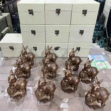 酒店公司西安開業(yè)樹脂工藝品大握手合作共贏落地式大銅鼎銷售