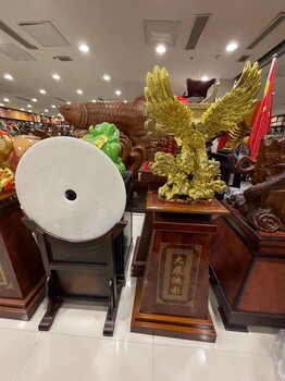 西安乔迁新家摆件，开业乔迁金牛摆件，大玉扣落地工艺品