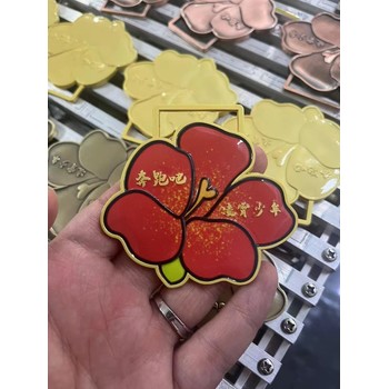 比賽獎(jiǎng)杯定做，西安羽毛球花朵獎(jiǎng)杯，圓形創(chuàng)意獎(jiǎng)杯刻字