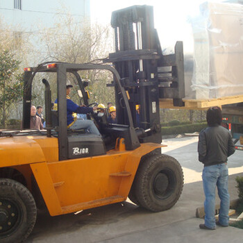 奉城鎮(zhèn)燈民路10噸叉車出租新奉公路叉車搬廠吊機器奉賢區(qū)叉車租賃
