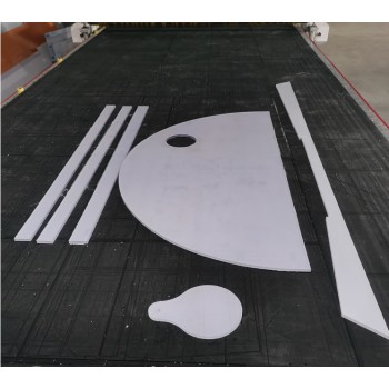厂家供应潍坊耐力板成型加工PC板雕刻折弯开槽打孔一体化