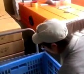 新西兰服装厂招深圳南山包装工缝纫工出国劳务月薪3.5万
