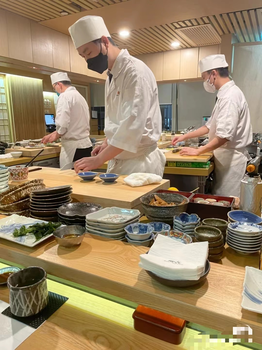 香港餐厅月薪两万招重庆万州洗碗工服务员包吃住上六休一