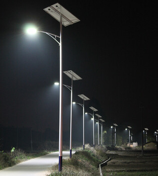 LED太陽能路燈安裝維修
