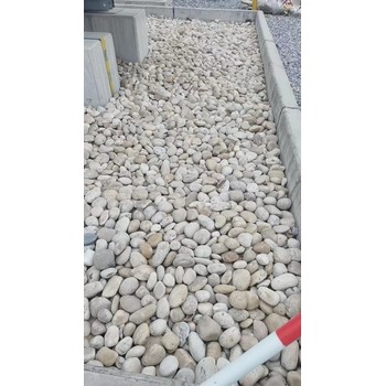 鄭州新鄭市米黃色鵝卵石電力部門鵝卵石供應(yīng)商