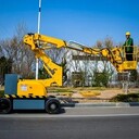 提供高空作業車、高空作業臺、升降車、登高車、路燈維修車出租