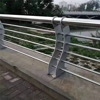 西安鋅鋼橋梁防護(hù)欄桿河道橋梁護(hù)欄聯(lián)系廠(chǎng)家